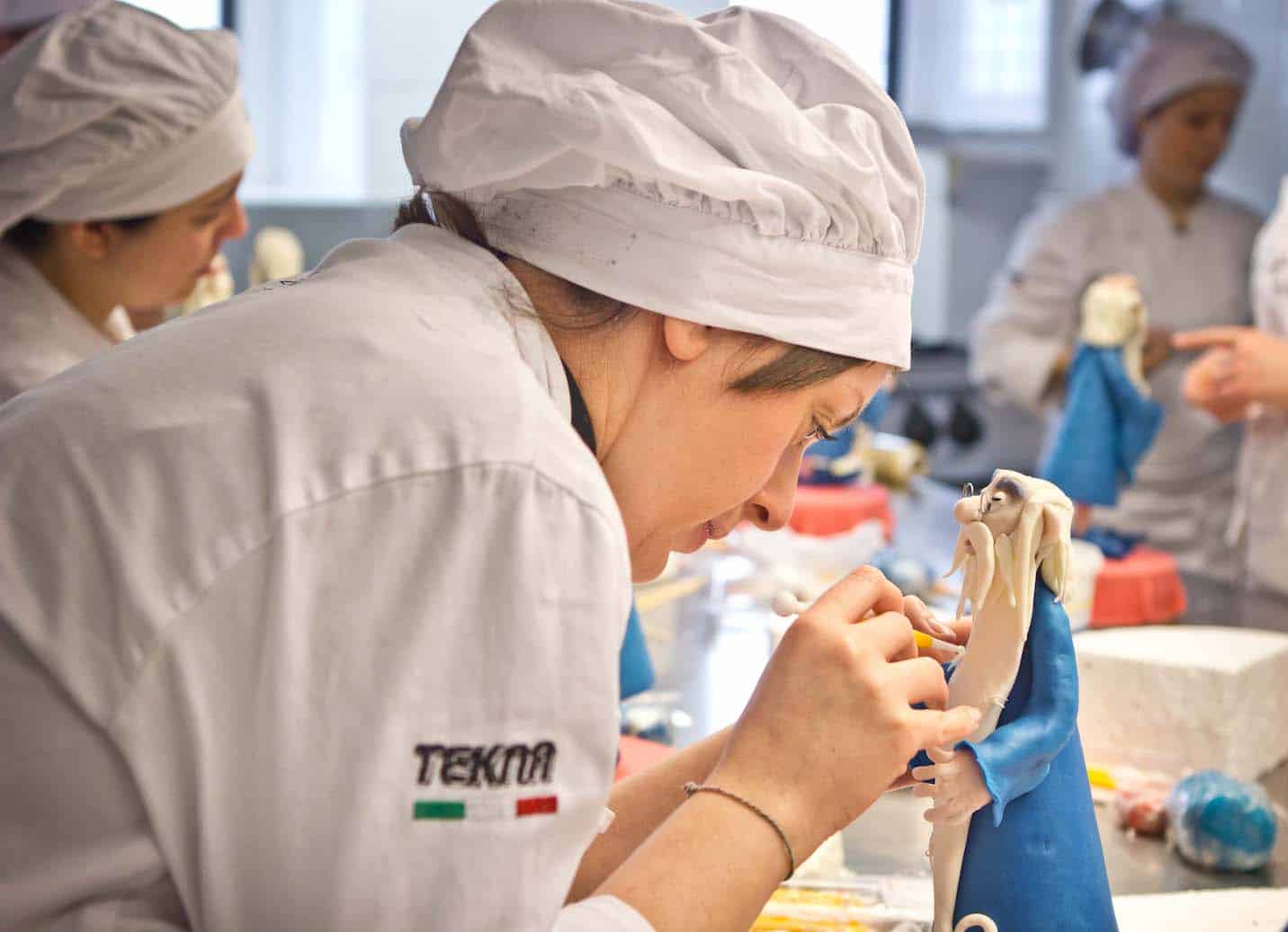 FOTO CORSO PASTICCERE 20 DEL 2-4-2015 MATTINA CON GIARDINA - CAKE DESIGN LAVORATE_-11