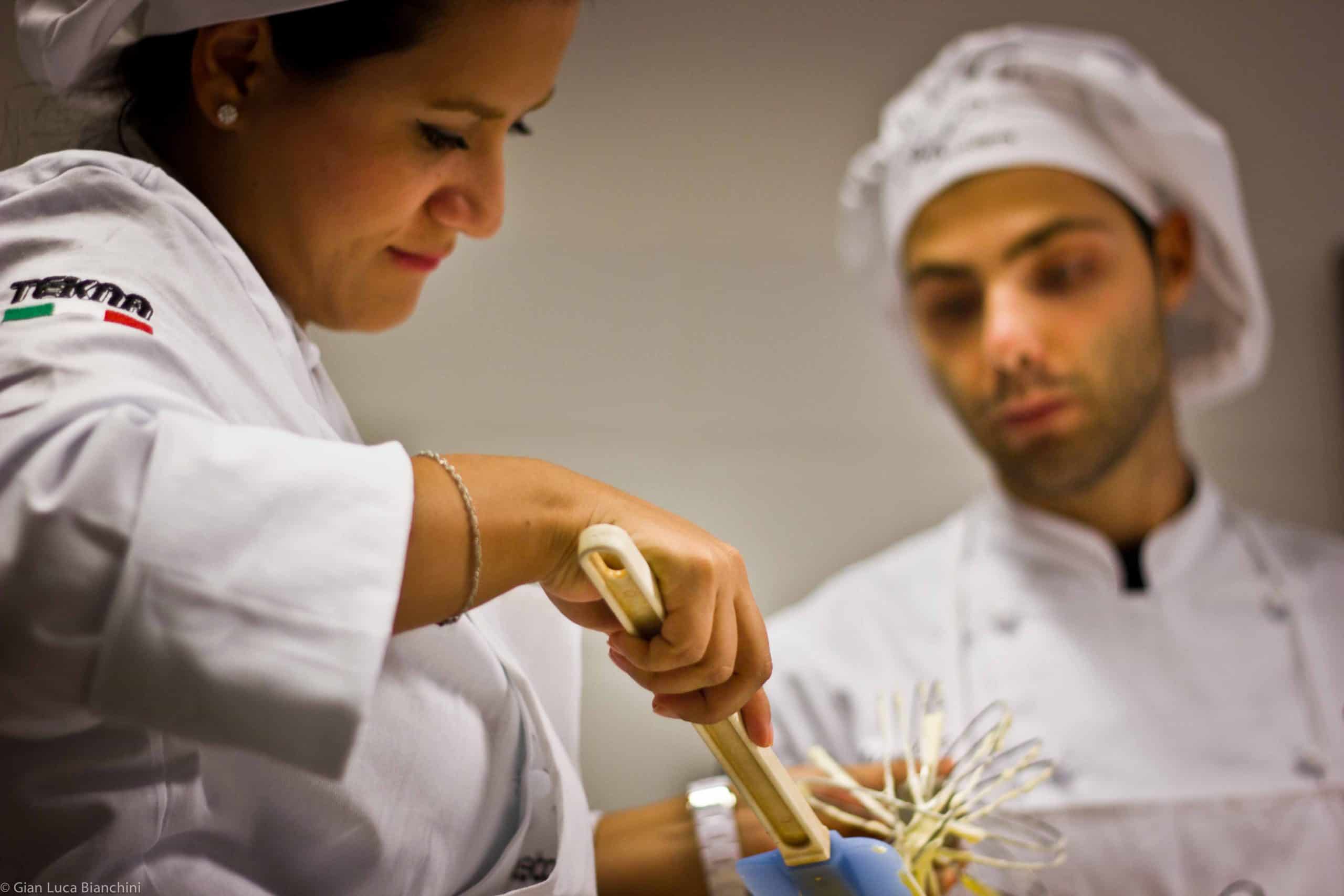 FOTO CORSO PASTICCERIA 11-09-2014 POMERIGGIO - PAN DI SPAGNA E MONTATE D...